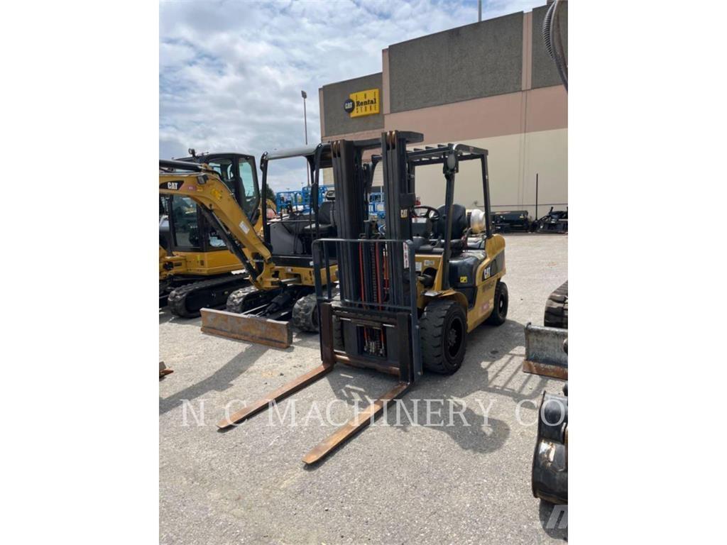 CAT GP30N5 Газовые погрузчики