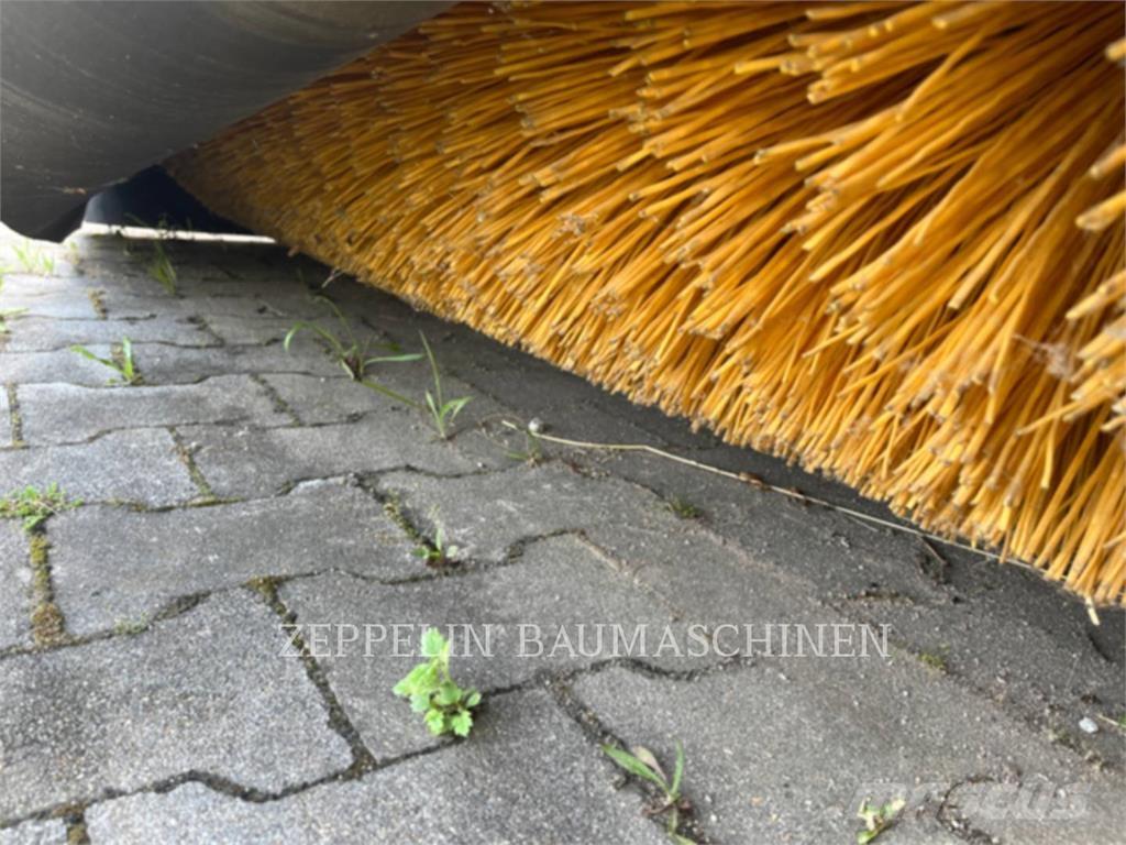 CAT KEHRMASCHINE BU118 Навесные щетки