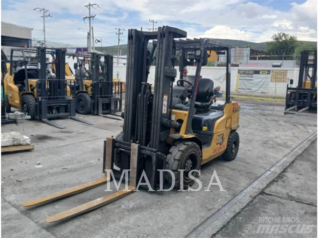 CAT LIFT TRUCKS DP30NM Дизельные погрузчики