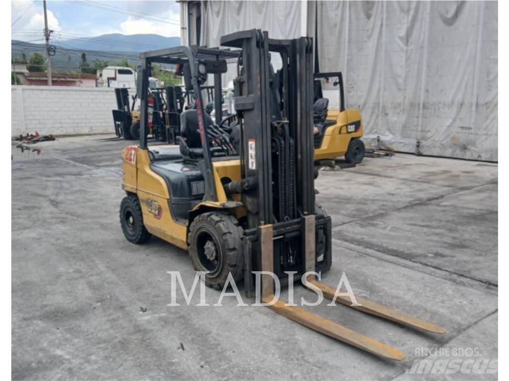 CAT LIFT TRUCKS DP30NM Дизельные погрузчики