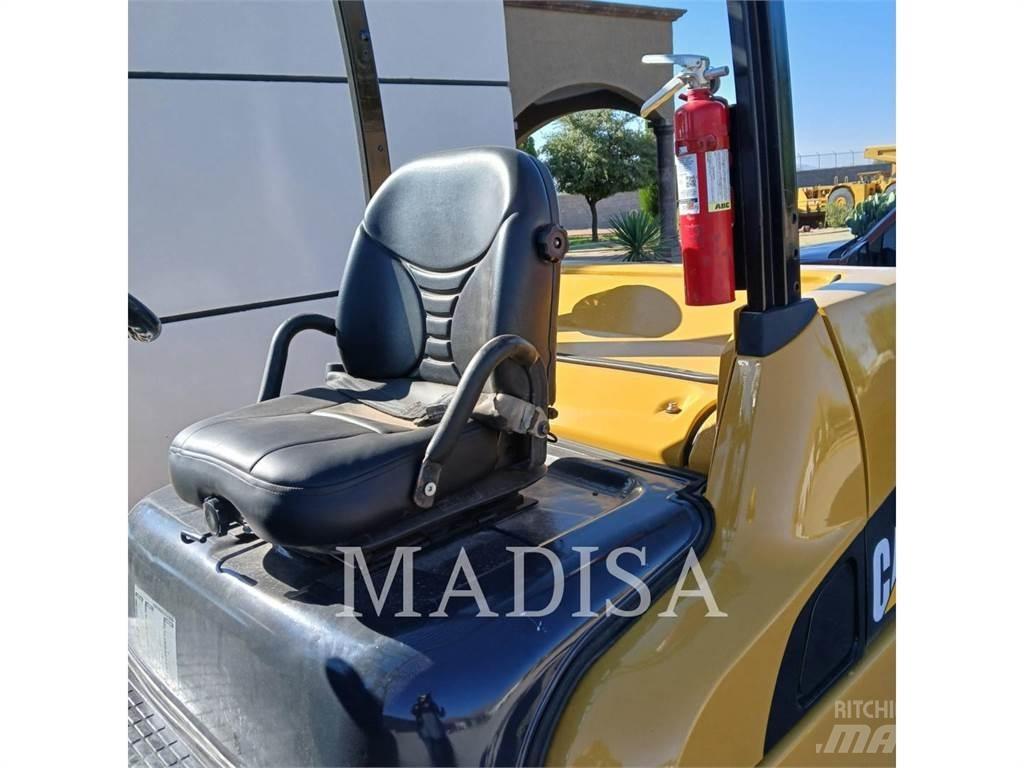 CAT LIFT TRUCKS DP50NM Дизельные погрузчики
