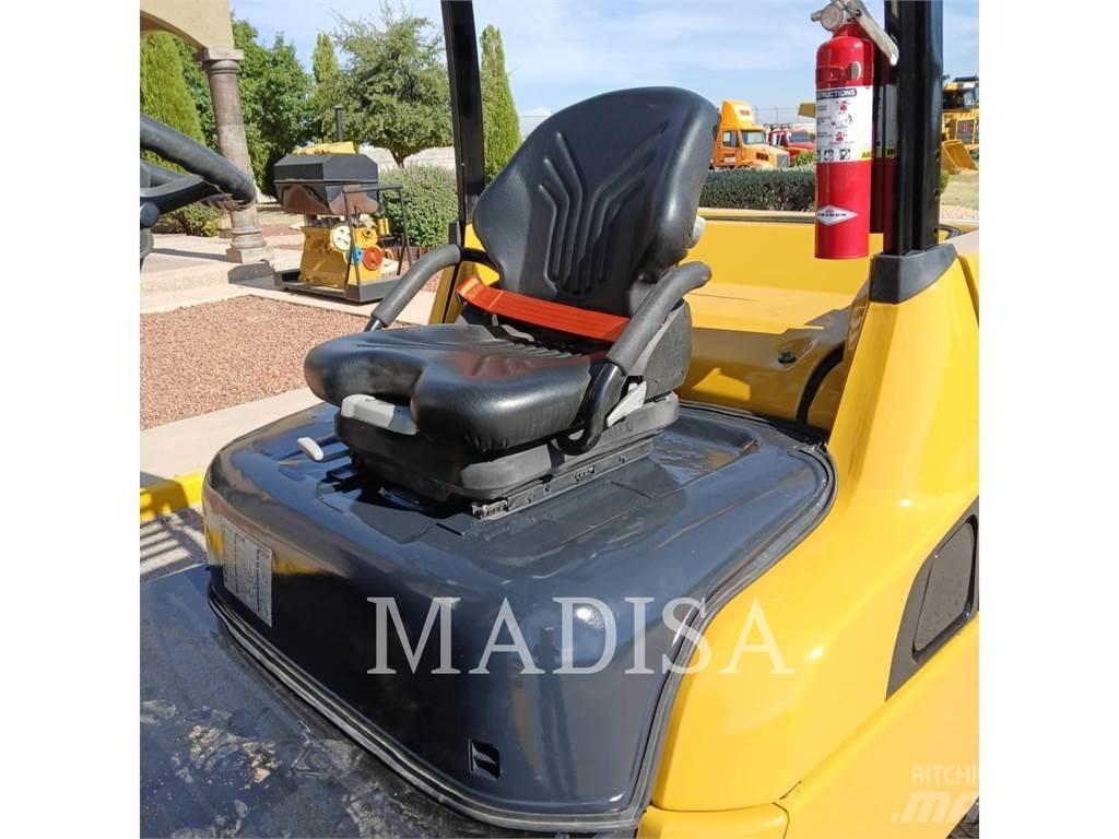 CAT LIFT TRUCKS DP50NM Дизельные погрузчики