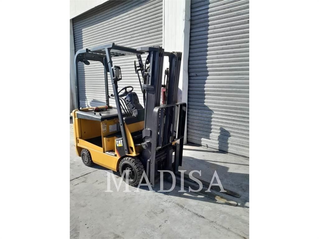 CAT LIFT TRUCKS E3500-AC Другие складские механизмы