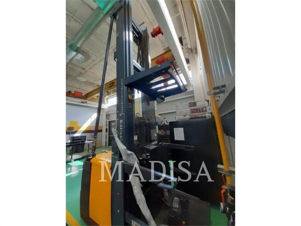 CAT LIFT TRUCKS EKS308 Электропогрузчики