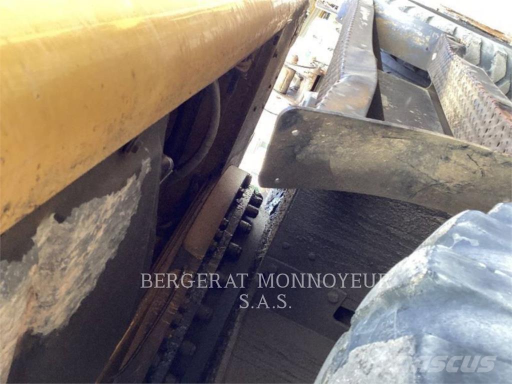 CAT M316D Колёсные экскаваторы