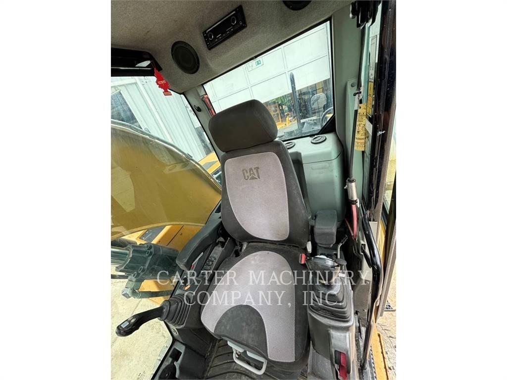 CAT M318F Колёсные экскаваторы