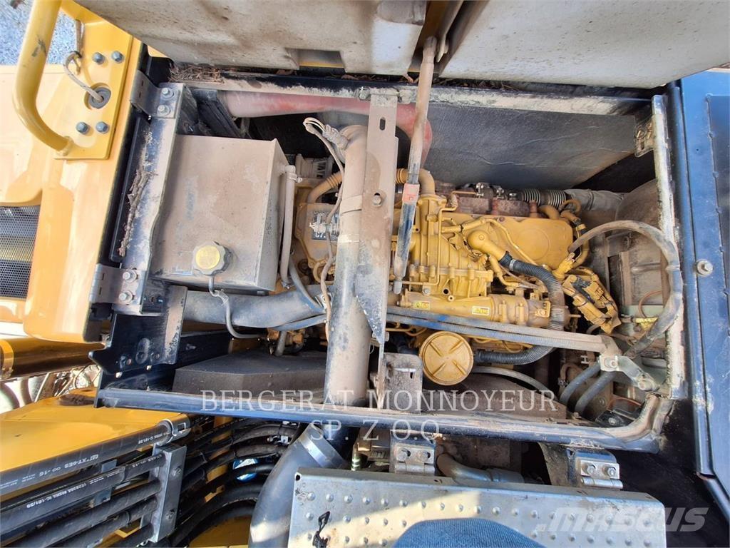 CAT M318F Колёсные экскаваторы