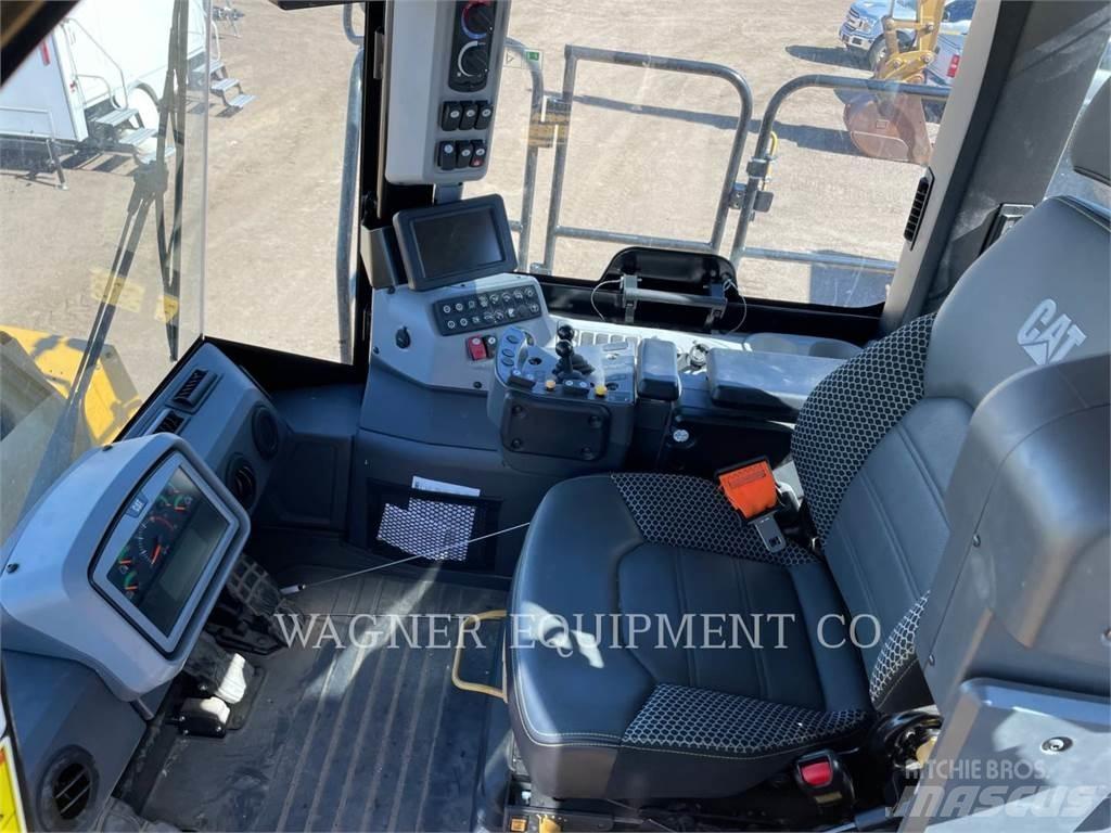 CAT M320F Колёсные экскаваторы