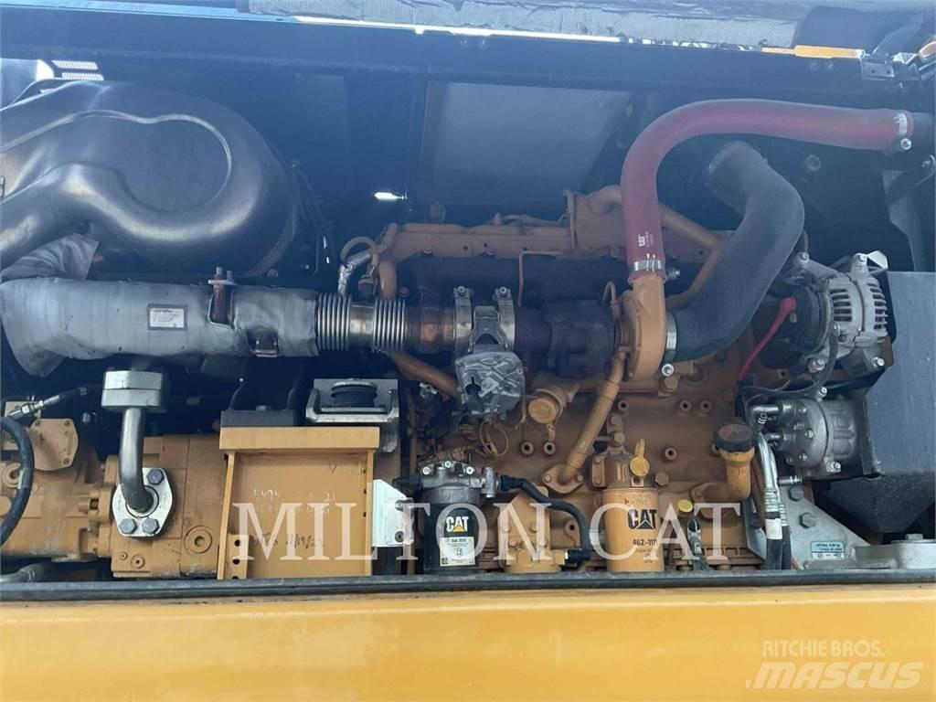 CAT M320F Колёсные экскаваторы
