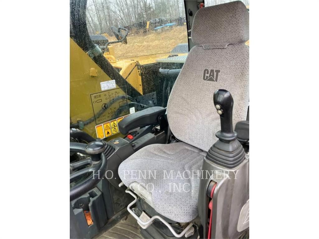 CAT M322F Колёсные экскаваторы