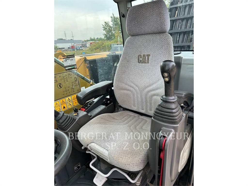 CAT MH3022 Колёсные экскаваторы