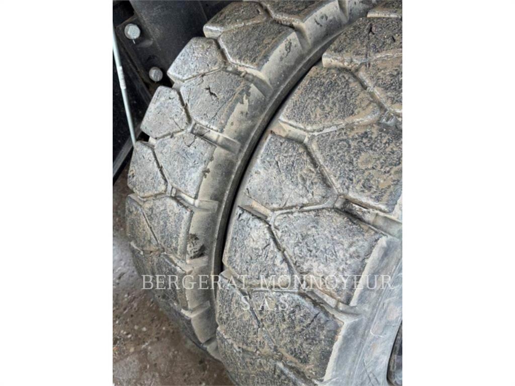 CAT MH3022-07 Колёсные экскаваторы