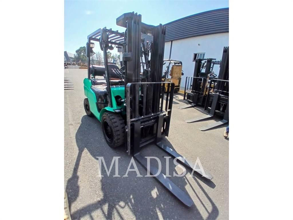 CAT MITSUBISHI FG30N-LP Другие складские механизмы