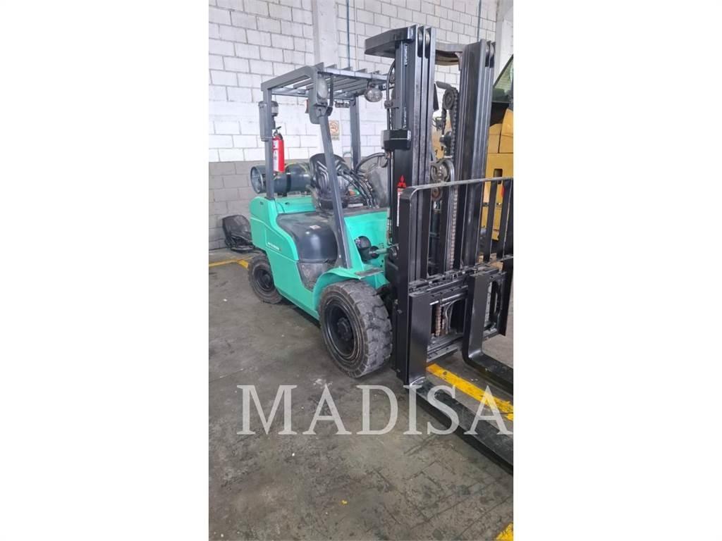 CAT MITSUBISHI FG30N-LP Другие складские механизмы