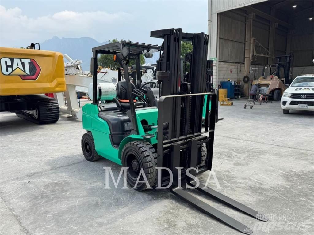 CAT MITSUBISHI FG30N-LP Другие складские механизмы