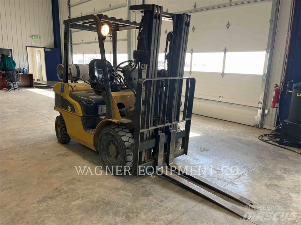 CAT P5000 Газовые погрузчики