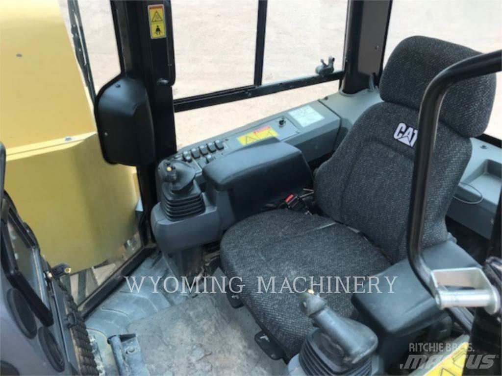 CAT PL61 Трубоукладчики