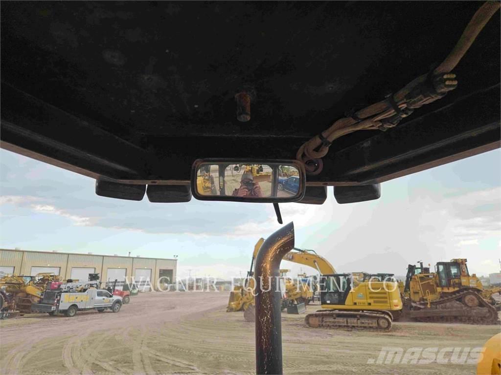 CAT PL61 Трубоукладчики