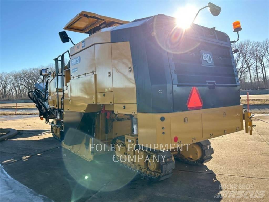 CAT PM822 Асфальтоукладчики