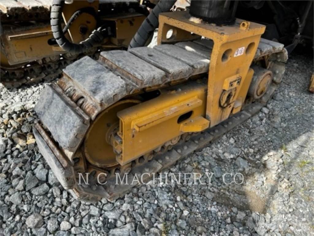 CAT PM825 Асфальтоукладчики