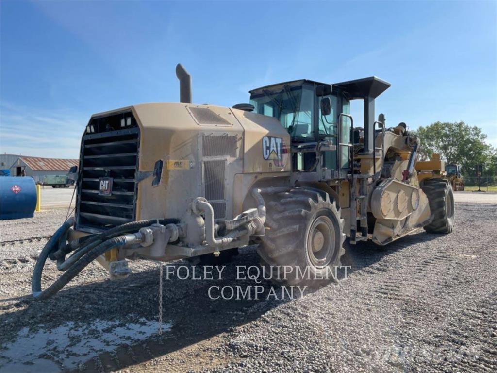 CAT RM500B Асфальтоукладчики