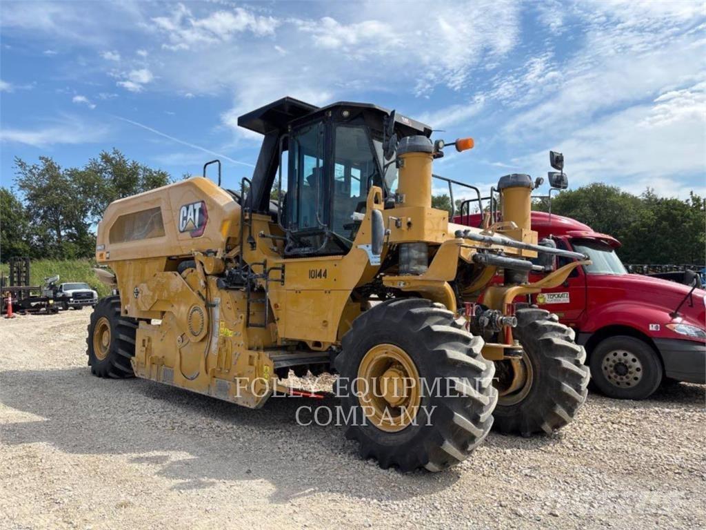 CAT RM600-01 Асфальтоукладчики