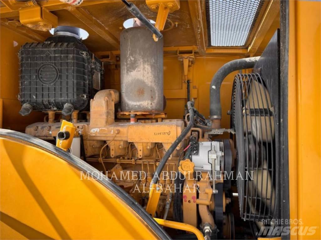 CAT SEM660D Фронтальные погрузчики