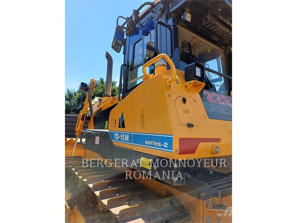CAT TD-15M Гусеничные бульдозеры