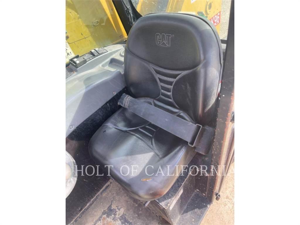 CAT TH255 Телескопические погрузчики