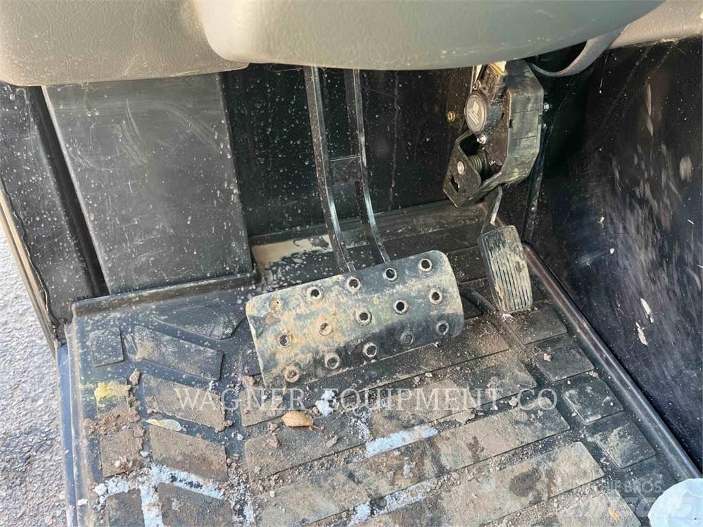 CAT TH255C Телескопические погрузчики