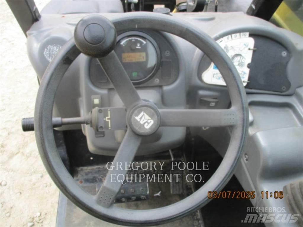 CAT TH255C Телескопические погрузчики