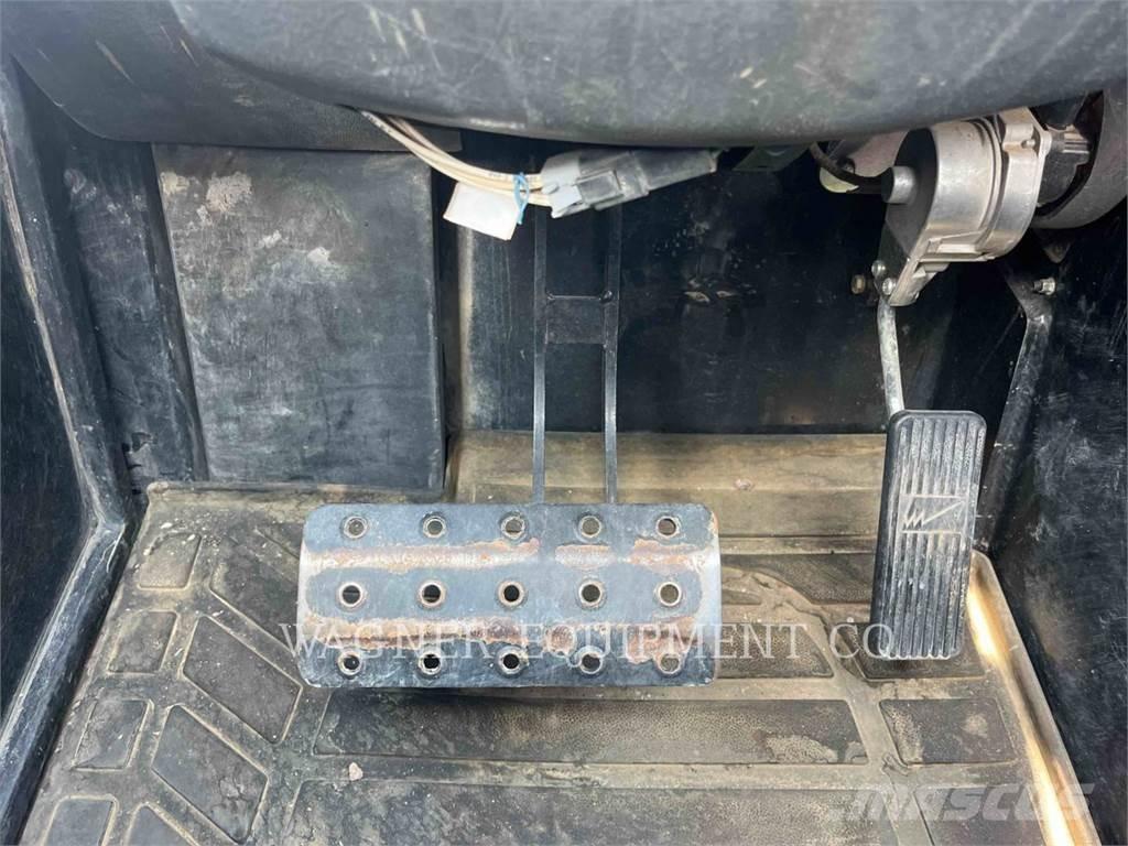 CAT TH255C Телескопические погрузчики