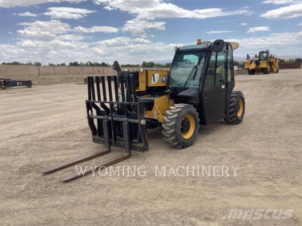 CAT TH255C Телескопические погрузчики