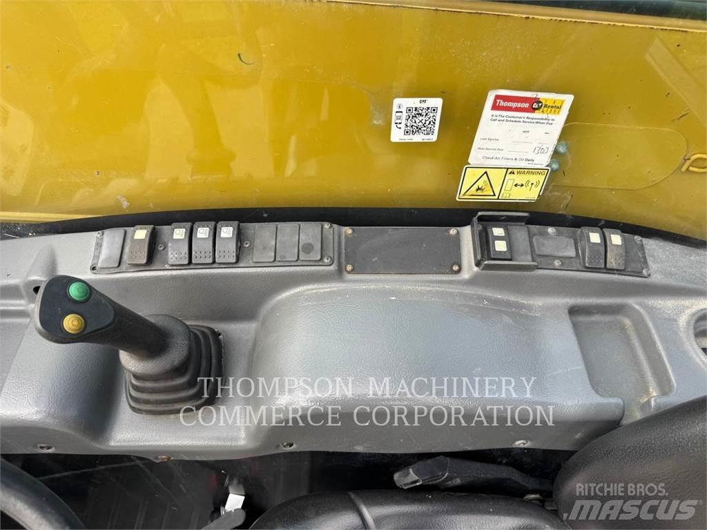 CAT TH255C Телескопические погрузчики