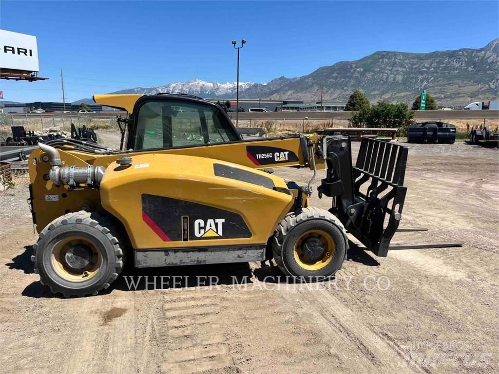 CAT TH255C CB Телескопические погрузчики