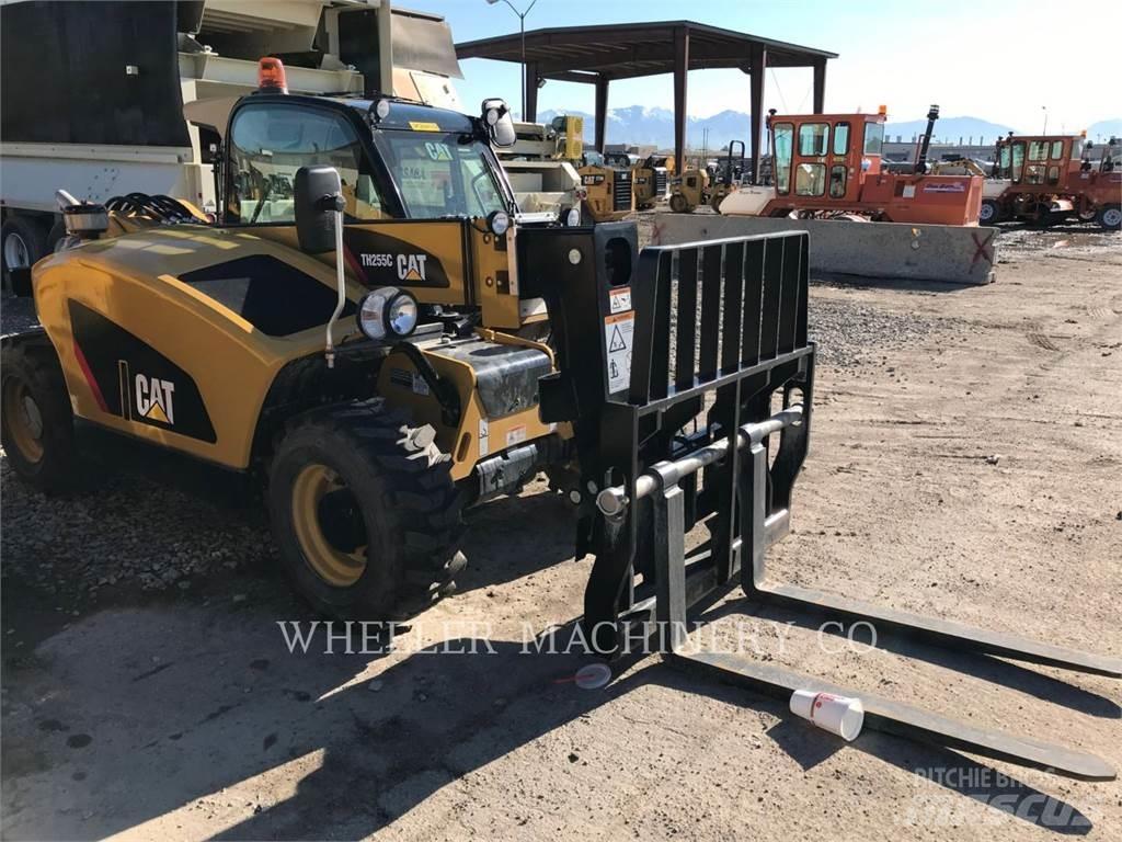 CAT TH255C CB Телескопические погрузчики