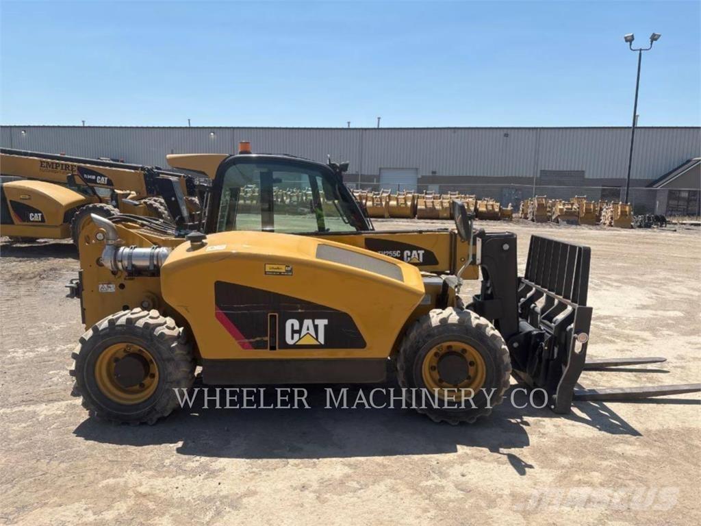 CAT TH255C CB Телескопические погрузчики