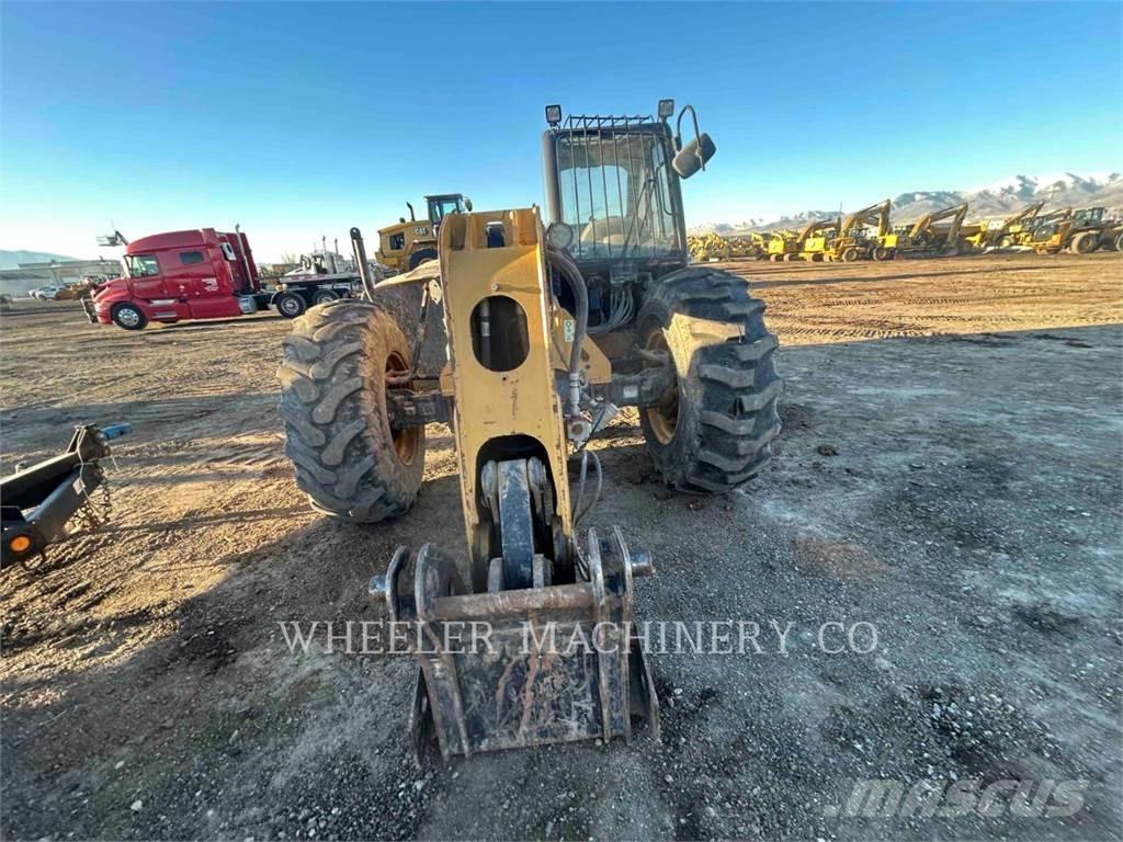 CAT TH330B Телескопические погрузчики