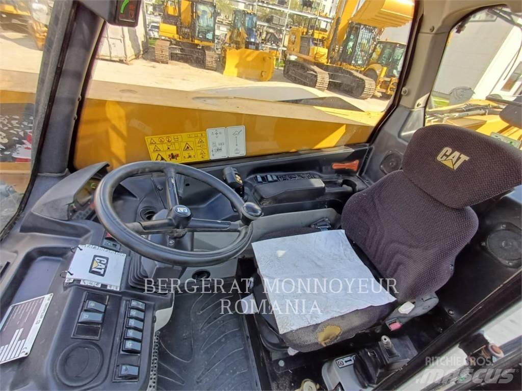 CAT TH407C Телескопические погрузчики
