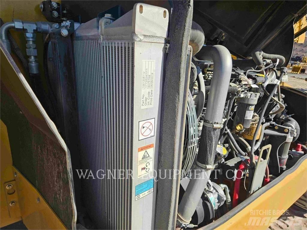 CAT TH514D Телескопические погрузчики