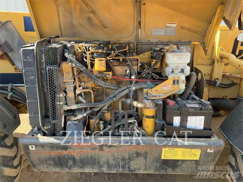 CAT TH63 Телескопические погрузчики
