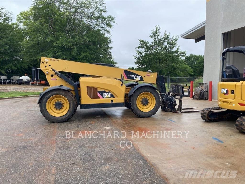 CAT TL 642 C Телескопические погрузчики