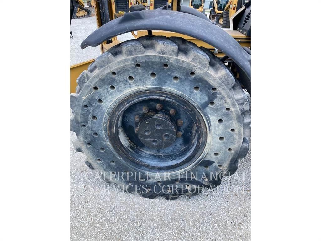 CAT TL1055C Телескопические погрузчики