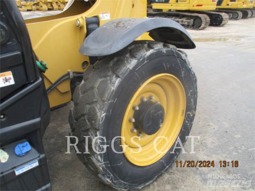 CAT TL1055D Телескопические погрузчики