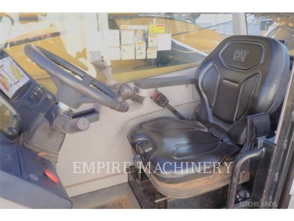 CAT TL1055D Телескопические погрузчики