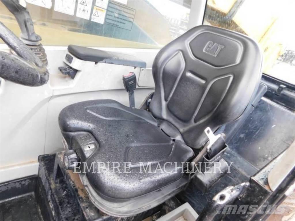 CAT TL1055D Телескопические погрузчики