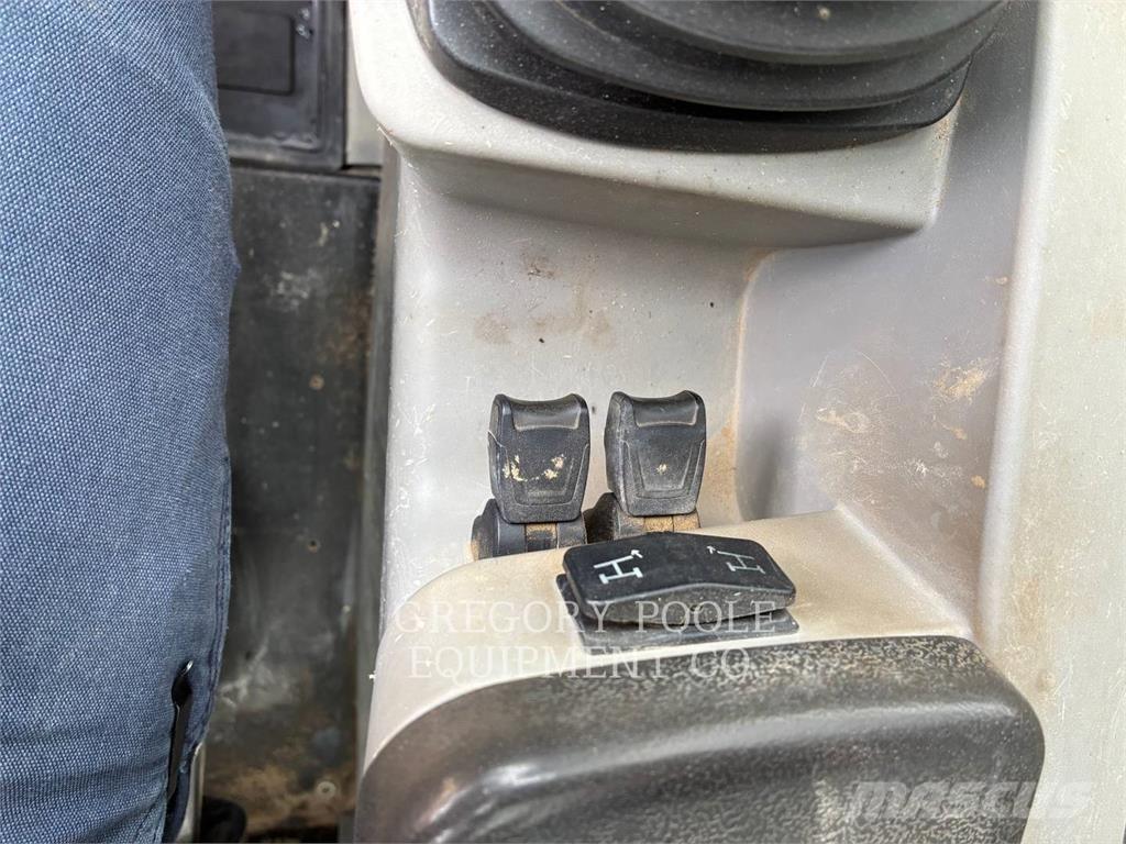 CAT TL1055D Телескопические погрузчики