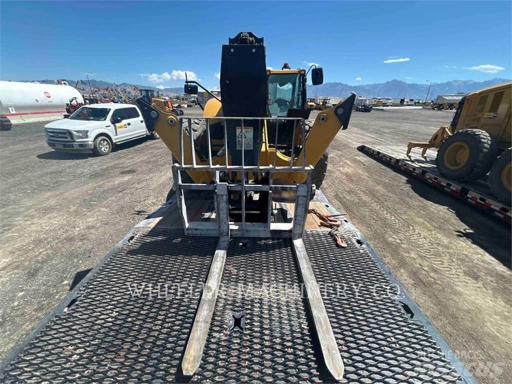 CAT TL1055D CB Телескопические погрузчики
