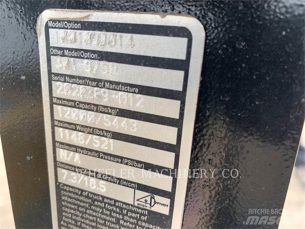 CAT TL1055D CB Телескопические погрузчики