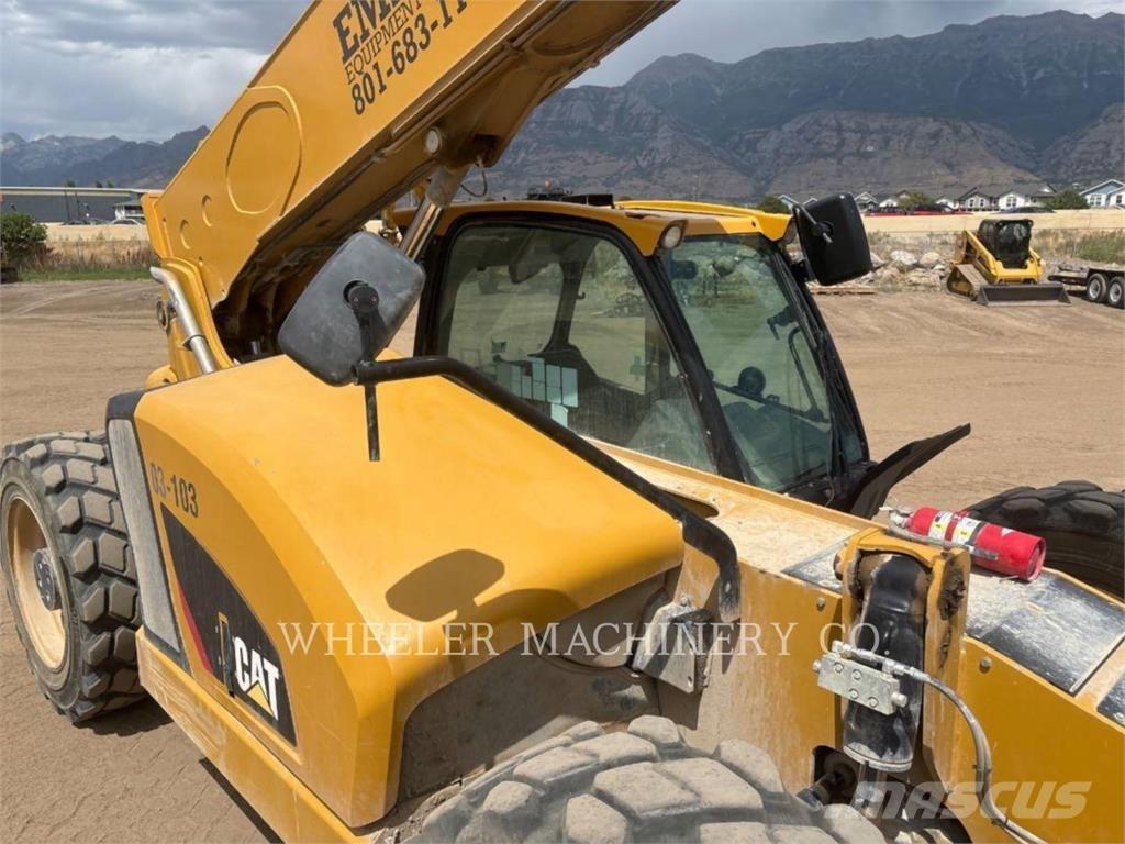 CAT TL1055D CB Телескопические погрузчики